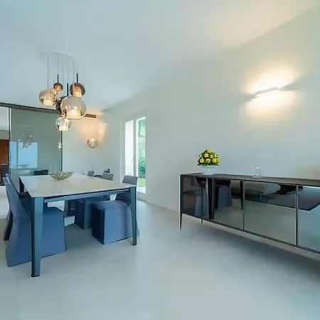 Cozy With Pool Villa Como