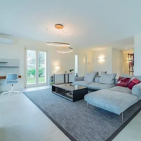 Cozy With Pool Villa *