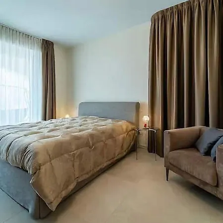 Villa Cozy With Pool Como